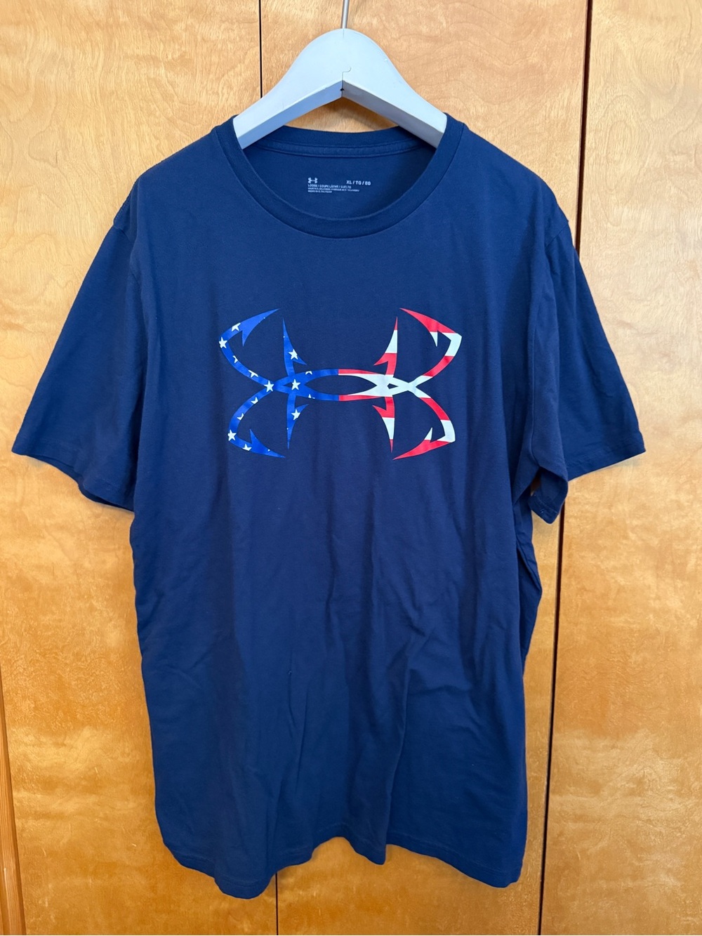 Under Armour Men’s Navy Graphic Logo America Fish T-Shirt size XL